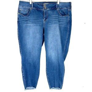 Torrid 3 Button Medium Wash Jeggings Size 26R Plus Size Stretch Denim